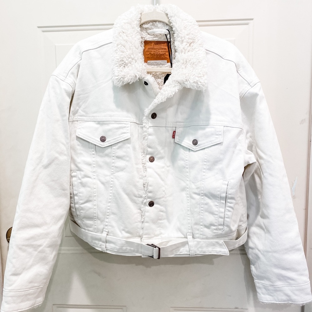 Levi’s Cozy Cocoon Trucker jacket